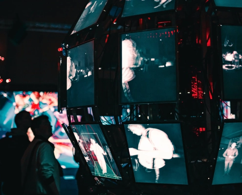 Darstellung eingesetzter Technologien bei BitKollegen wie Cloud-Systeme, DevOps, KI und Microservices.